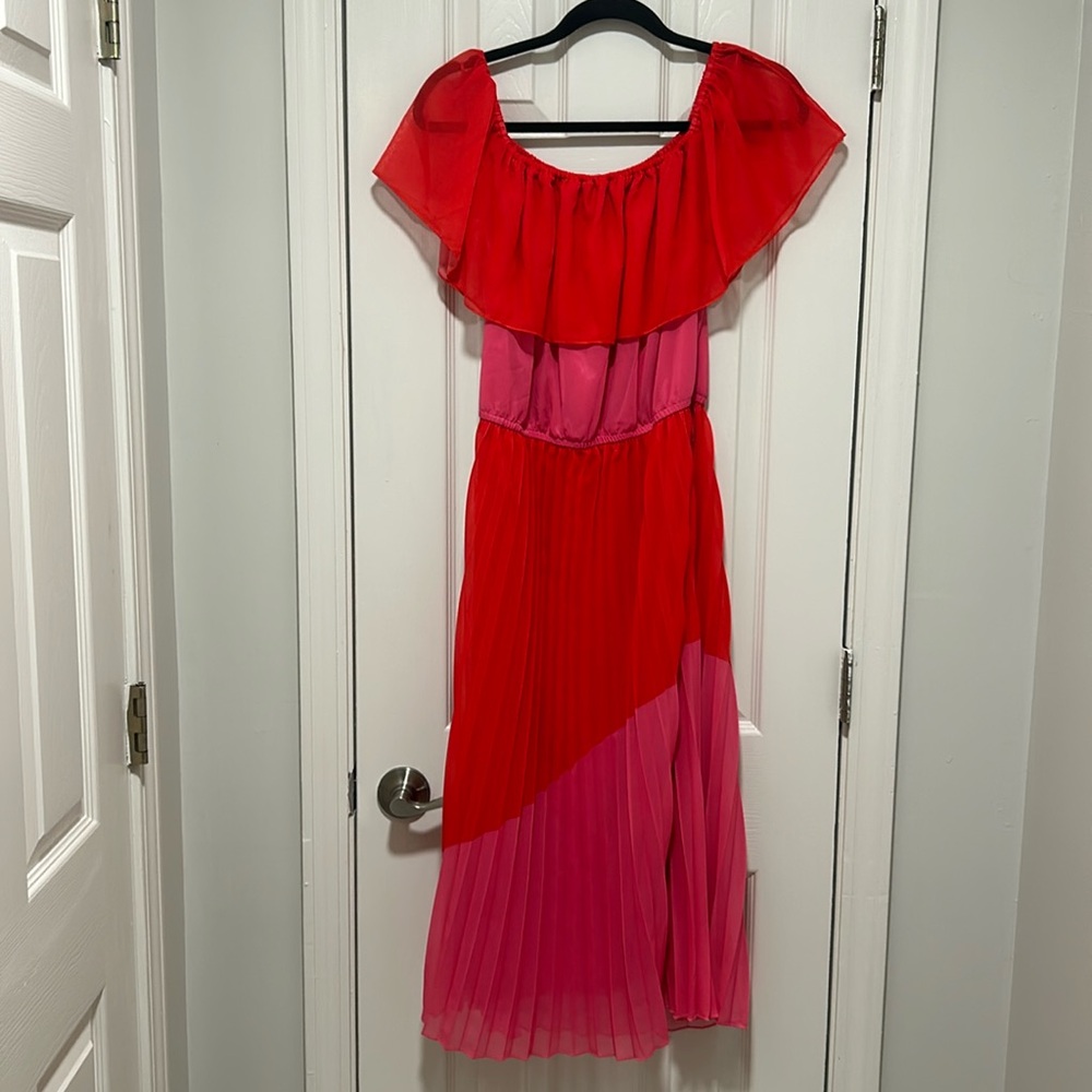 WD NY. Off the shoulder accordion dress. Red and Pink. Size L.